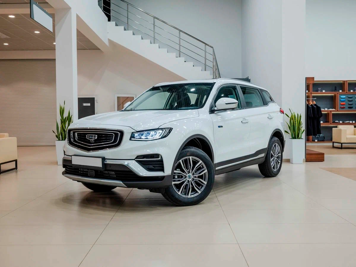 Geely Atlas Pro с салона по цене от 1 749 000 рублей
